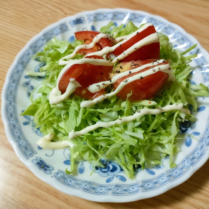 キャベツとトマトのマヨペッパーサラダ